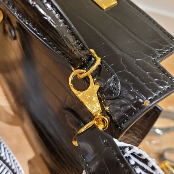 Black handbag - Picture 6 of 8